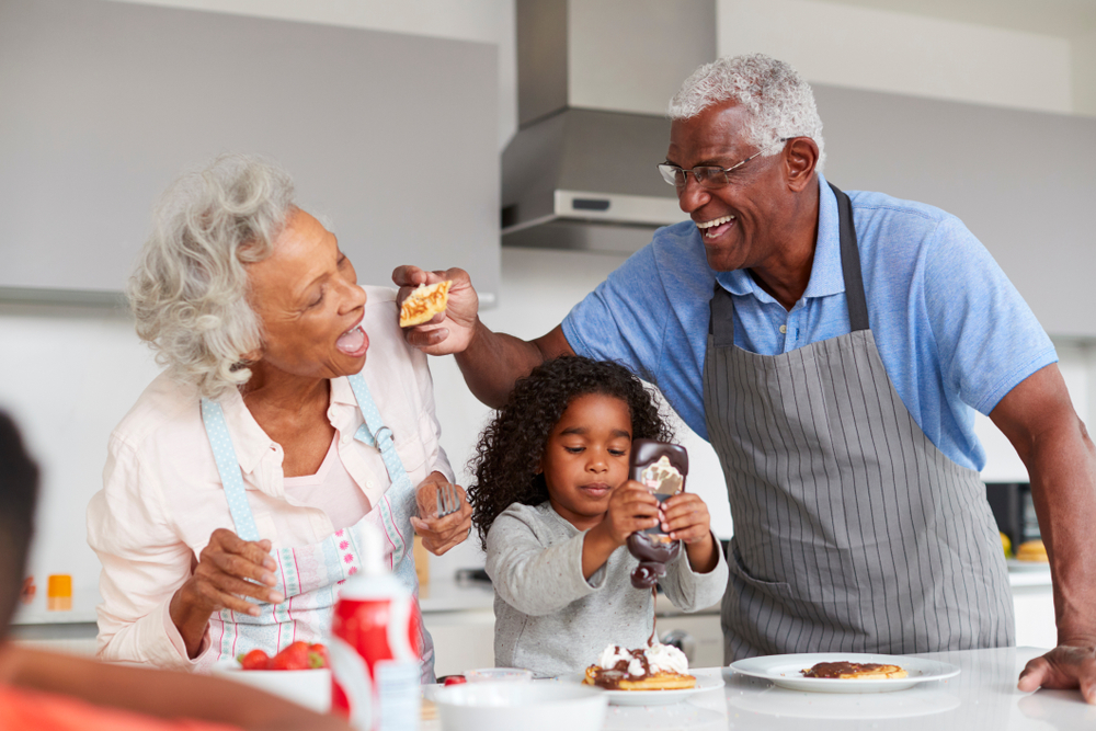 Doctor explaining different Medicare Advantage plans